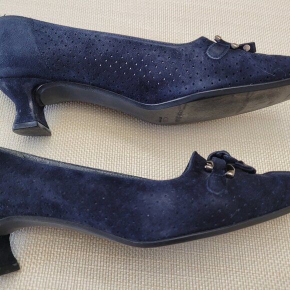 Stuart Weitzman Navy Suede Pumps Size 8M - Picture 6 of 10